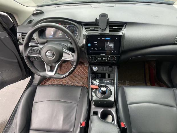 Nissan Sylphy 2019 Black photo 15