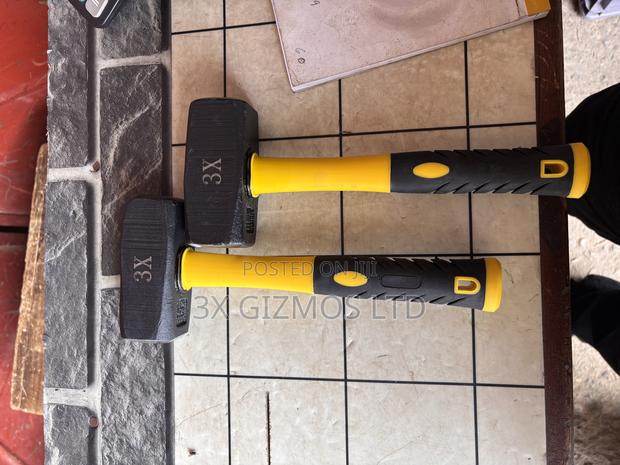2000g Stoning Hammer · Photo 3