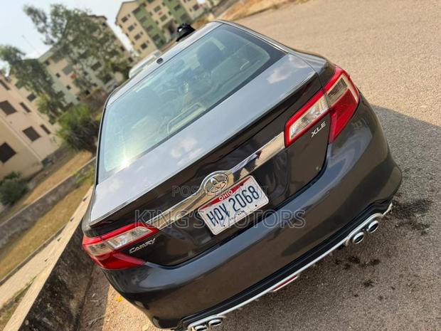 Toyota Camry XLE 4dr Sedan (2.5L 4cyl 6A) 2014 Gray