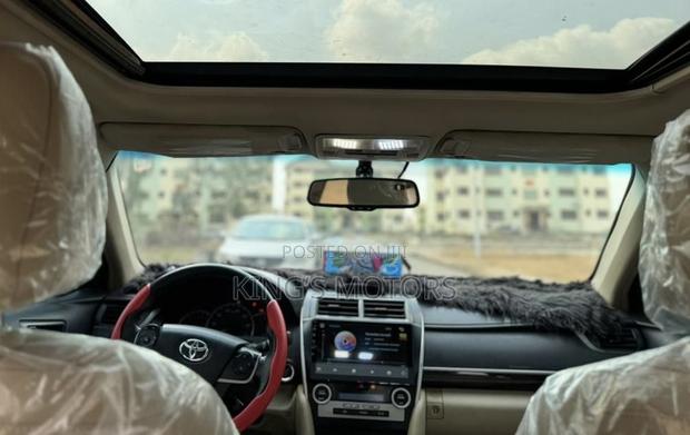 Toyota Camry XLE 4dr Sedan (2.5L 4cyl 6A) 2014 Gray