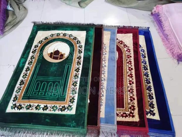 Quality Prayer Mats Available Here With Different Colours · Photo 2
