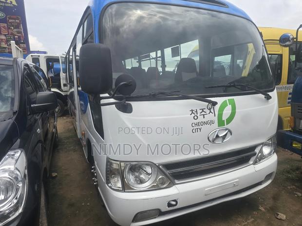 Hyundai County 2015 White