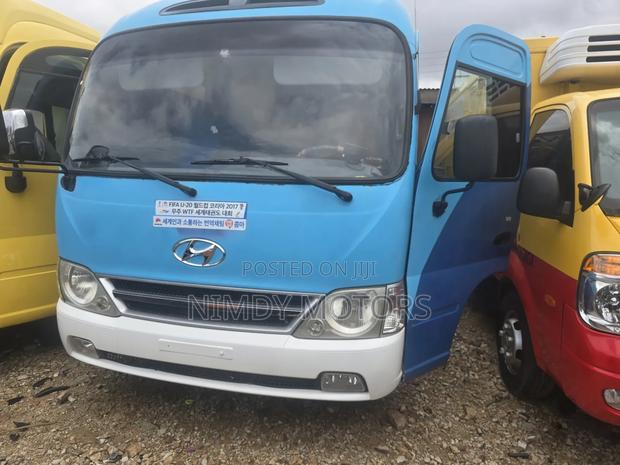 Hyundai County 2014 Blue