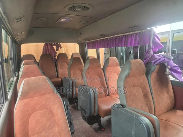 Hyundai County 2015 Yellow photo 4