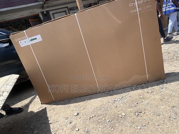 75'' Class Smart Crystal Uhd Premium Samsung Tv - Du8000 · Photo 3