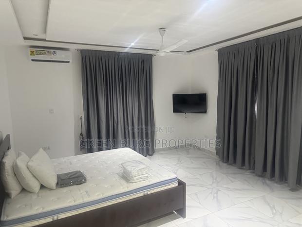Furnished 4bdrm Townhouse / Terrace in Green, East Legon for rent photo 8