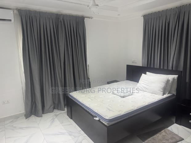 Furnished 4bdrm Townhouse / Terrace in Green, East Legon for rent photo 12