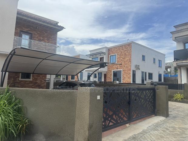 Furnished 4bdrm Townhouse / Terrace in Green, East Legon for rent photo 13