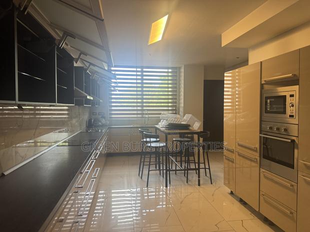 Furnished 5bdrm Townhouse / Terrace in Green, East Legon for rent photo 6