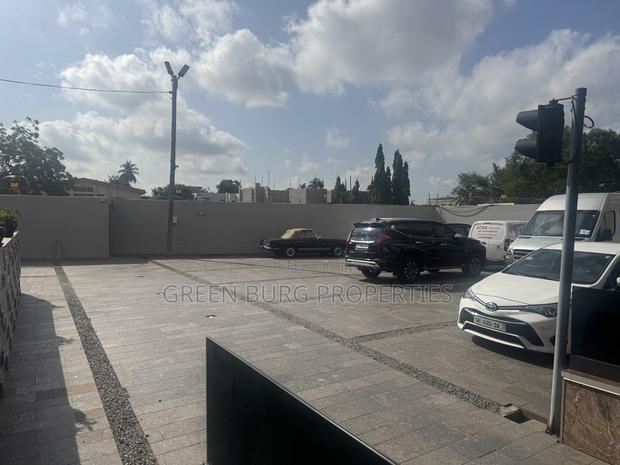Furnished 5bdrm Townhouse / Terrace in Green, East Legon for rent photo 7