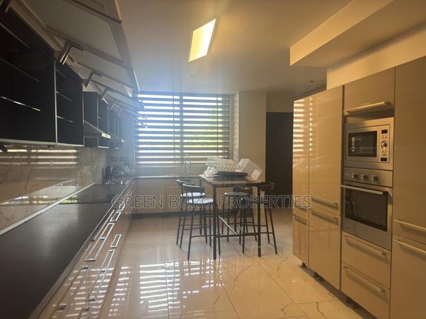 Furnished 5bdrm Townhouse / Terrace in Green, East Legon for rent photo 9