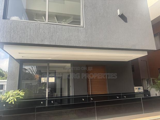 Furnished 5bdrm Townhouse / Terrace in Green, East Legon for rent photo 10