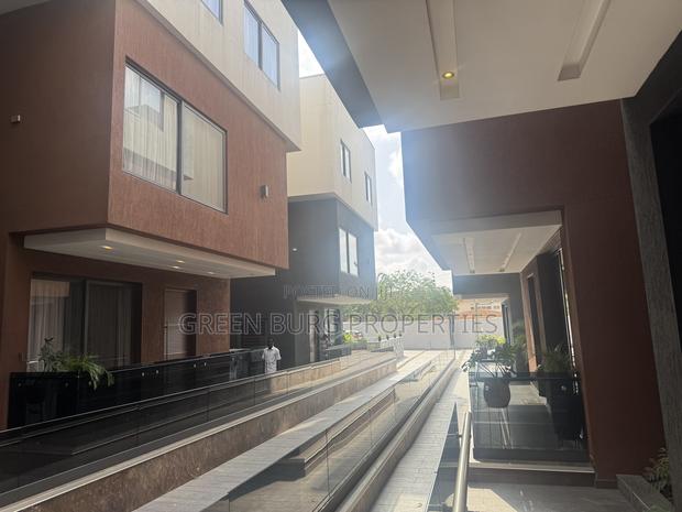 Furnished 5bdrm Townhouse / Terrace in Green, East Legon for rent photo 17