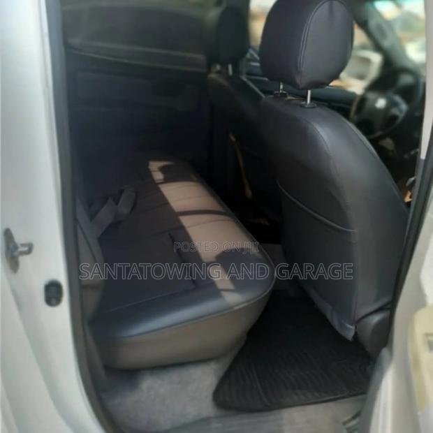 Toyota Hilux SR5 4x4 2017 White