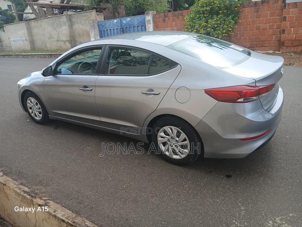 Hyundai Elantra Sport Sedan FWD (1.6L 4cyl 6M) 2017 Silver