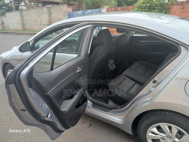 Hyundai Elantra Sport Sedan FWD (1.6L 4cyl 6M) 2017 Silver