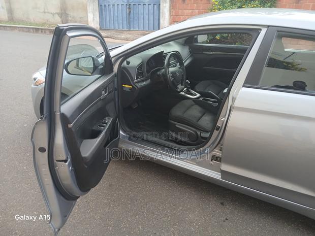 Hyundai Elantra Sport Sedan FWD (1.6L 4cyl 6M) 2017 Silver