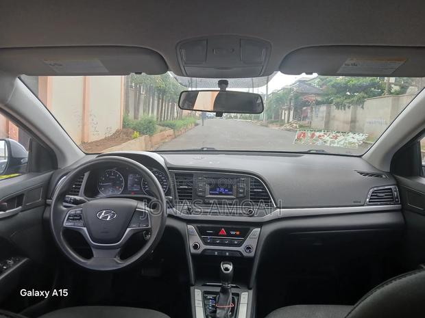 Hyundai Elantra Sport Sedan FWD (1.6L 4cyl 6M) 2017 Silver