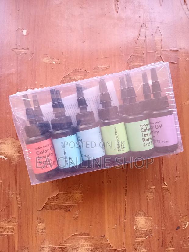 12 Pieces Colors Set Uv Pigment for Epoxy Resin Arts Crafts · Photo 2