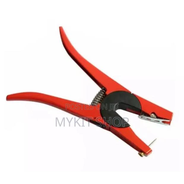 Ear Tag Applicator · Photo 2