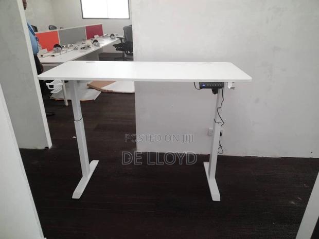 Electric Adjustable Table (140 Cm by 60 Cm ) photo 4