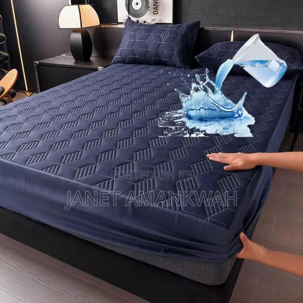 Waterproof Mattress Cover · Photo 2