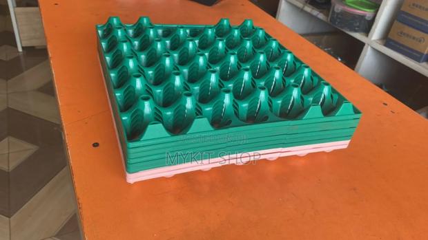 Plastic Egg Crate · Photo 2
