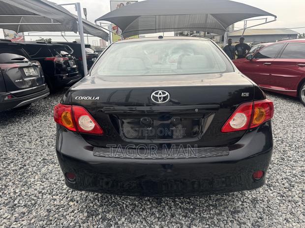 Toyota Corolla LE 4dr Sedan (1.8L 4cyl 4A) 2010 Black