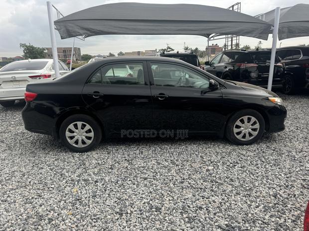 Toyota Corolla LE 4dr Sedan (1.8L 4cyl 4A) 2010 Black