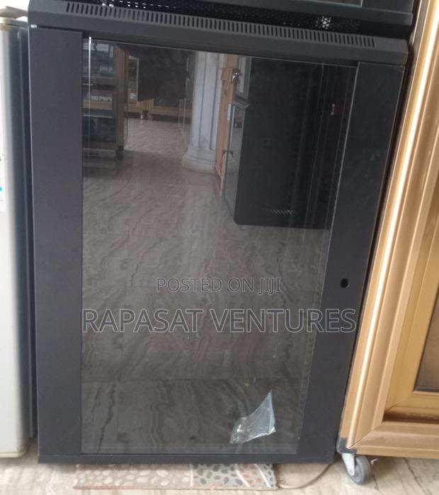Network Rack Cabinet 18u (600*400mm) · Photo 2
