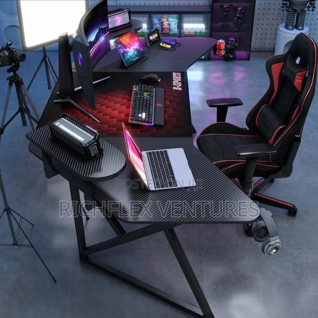 Extra Large Gaming / Office/Studio Desk/Workstation · Photo 2