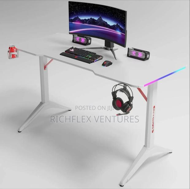 1.4meter Miuz Ergonomic RGB Computer · Photo 2