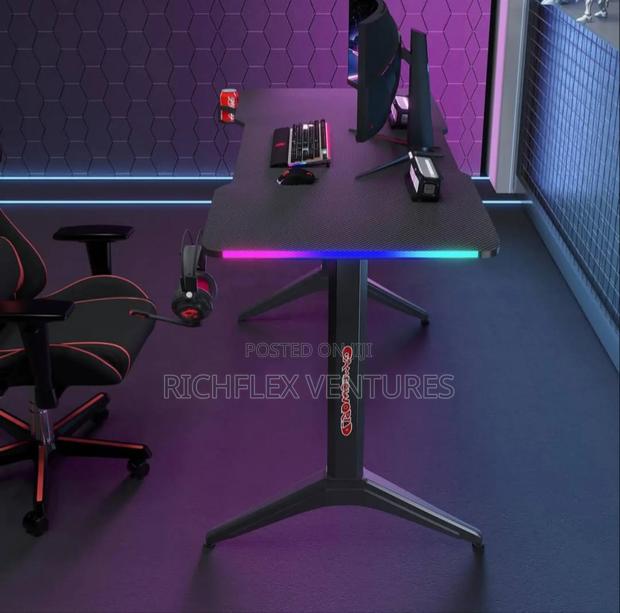 1.4meter Miuz Ergonomic RGB Computer · Photo 3