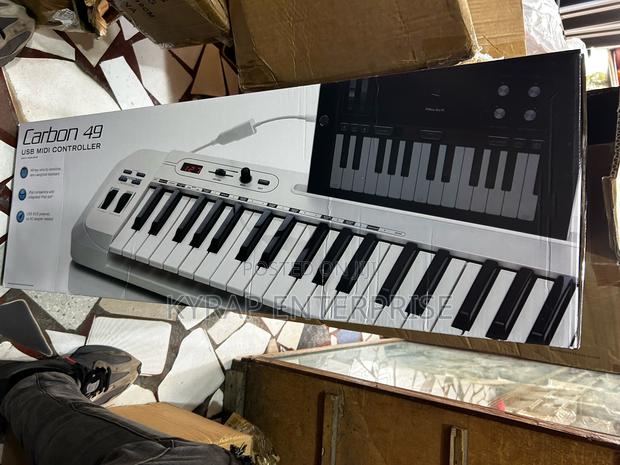 Samson Carbon 49 Midi Keyboard · Photo 4