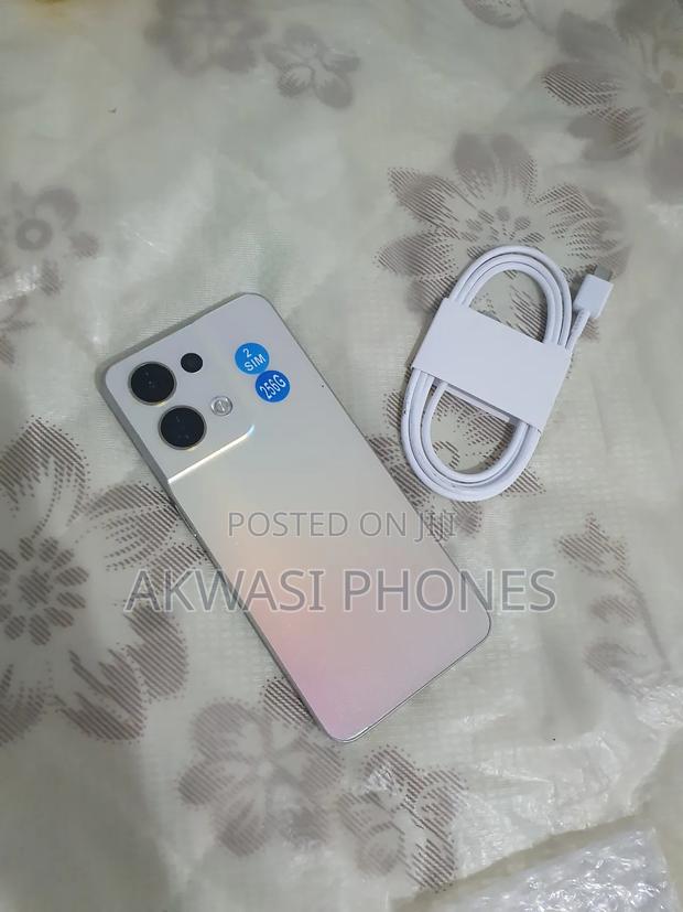 New Oppo Reno8 256 GB Gold photo 2