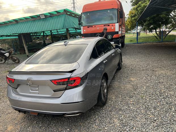 Honda Accord EX-L 2018 Silver photo 3