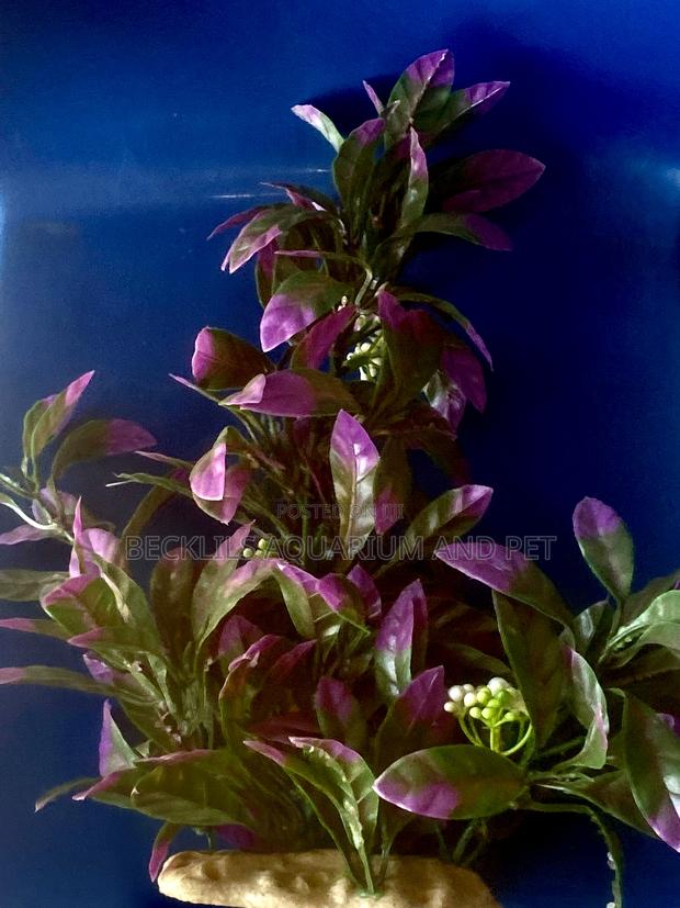 Plastic Aquarium Plant · Photo 2