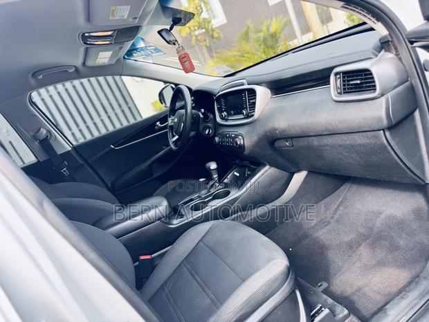 Kia Sorento 2.4L LX AWD 2020 White