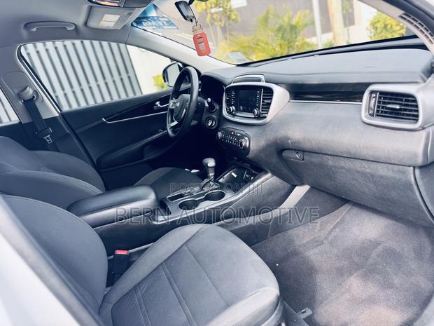 Kia Sorento 2.4L LX AWD 2020 White