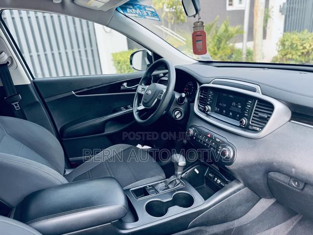 Kia Sorento 2.4L LX AWD 2020 White