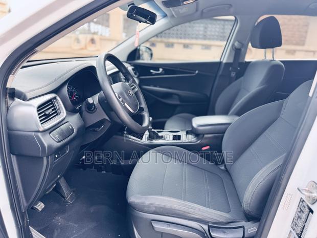 Kia Sorento 2.4L LX AWD 2020 White