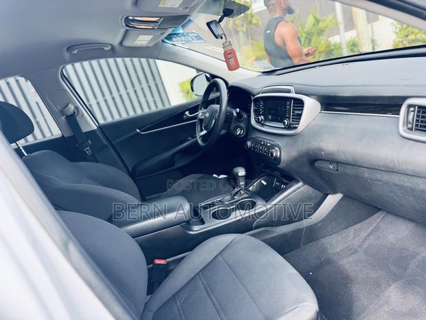 Kia Sorento 2.4L LX AWD 2020 White