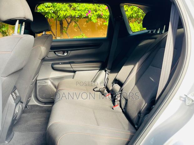 Honda CR-V 2023 Silver photo 5