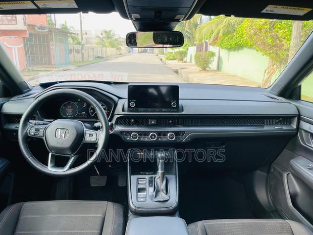 Honda CR-V 2023 Silver photo 4