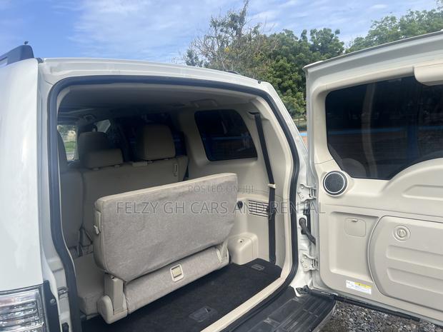Mitsubishi Pajero V80 3.8 V6 GLS 2017 White photo 5