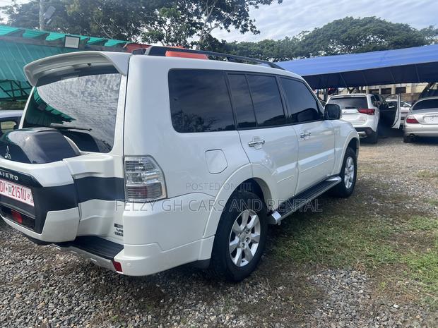 Mitsubishi Pajero V80 3.8 V6 GLS 2017 White photo 4
