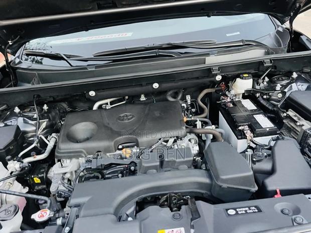 Toyota RAV4 XLE Premium AWD 2023 Gray