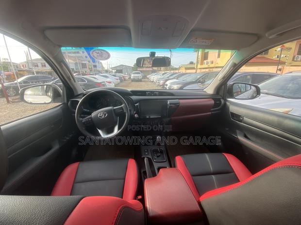 Toyota Hilux Revo Double Cab Petrol 2.7 AWD 2021 White