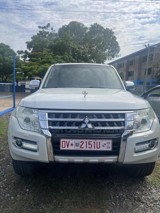 Mitsubishi Pajero V80 3.8 V6 GLS 2017 White photo 12