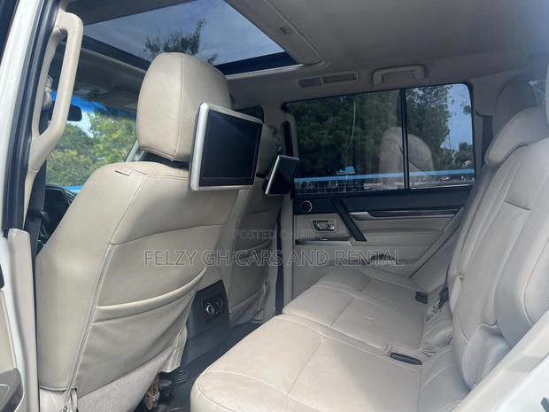 Mitsubishi Pajero V80 3.8 V6 GLS 2017 White photo 9